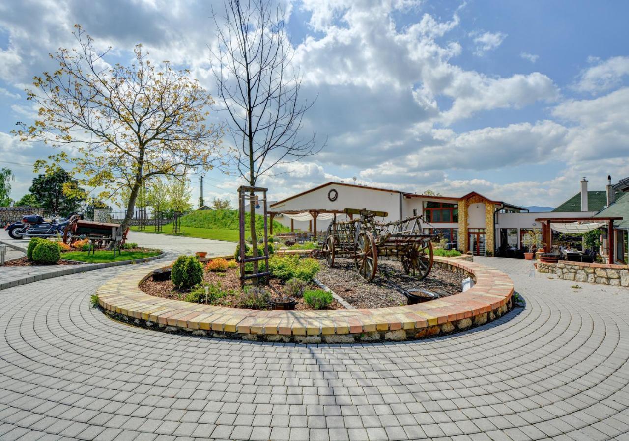 Penzion Tokaj Macik Winery B&B Mala Trna Bagian luar foto